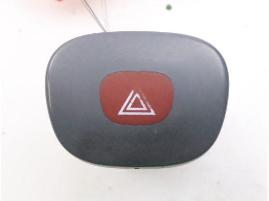 Bouton de warning occasion RENAULT CLIO II Phase 1 - 1.9 D 65ch