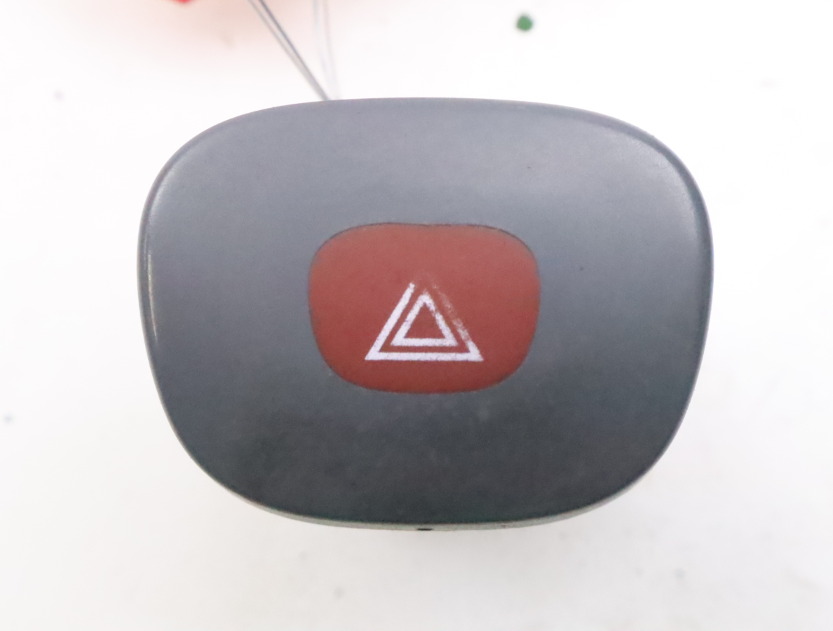 Bouton de warning occasion RENAULT CLIO II Phase 1 - 1.9 D 65ch