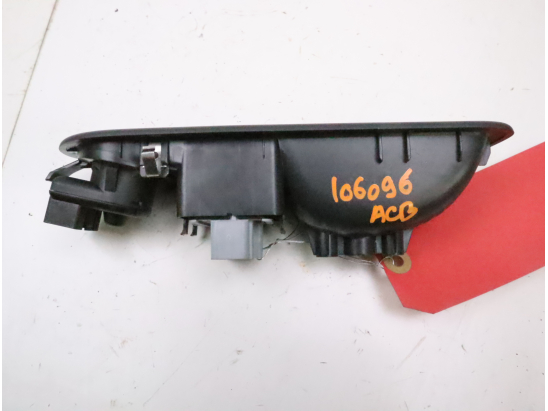 Commande lève-glace porte avant gauche occasion RENAULT TWINGO II Phase 1 - 1.2i 16v 75ch