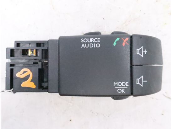 Commande autoradio occasion RENAULT TWINGO II Phase 2 - 1.2i 16v 75ch