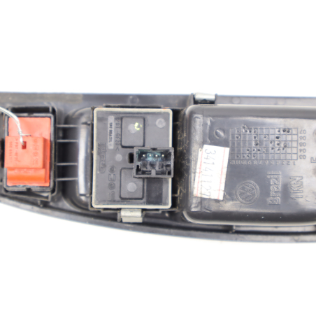 Commande lève-glace porte avant gauche occasion VOLKSWAGEN FOX Phase 1 - 1.2i 6v 55ch