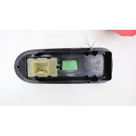 Commande lève-glace porte avant droite occasion DACIA DUSTER Phase 2 - 1.5 DCI 110ch