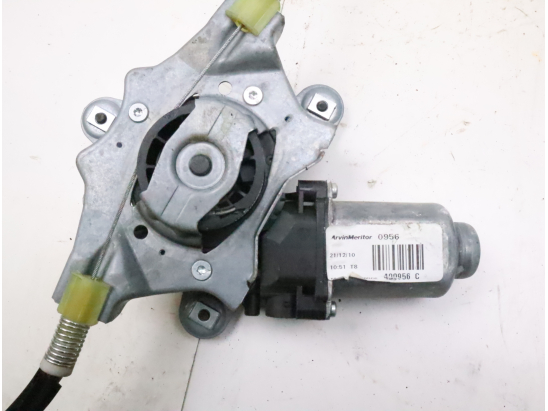 Mecanisme + moteur lève-glace avant droit occasion RENAULT TWINGO II Phase 1 - 1.2i 16v 75ch