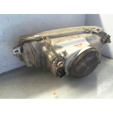 Phare droit occasion VOLKSWAGEN VENTO Phase 1 - 1.9 D