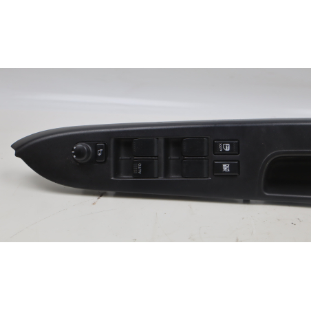 Commande lève-glace porte avant gauche occasion SUZUKI SX4 I Phase 1 - 2.0 DDiS 134ch