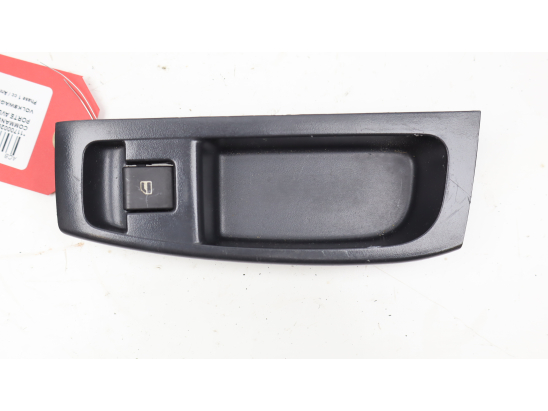 Commande lève-glace porte avant droite occasion VOLKSWAGEN FOX Phase 1 - 1.2i 6v 55ch