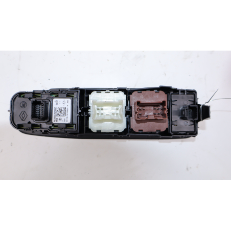 Commande lève-glace porte avant gauche occasion RENAULT KANGOO III Phase 1 - 1.5 DCI 95ch