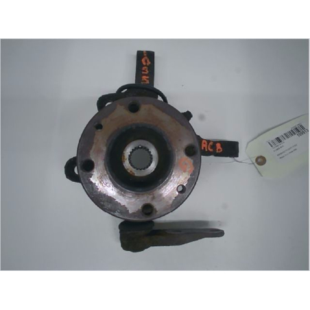 Fusee avg occasion RENAULT CLIO II Phase 2 - 1.5 DCI 65ch