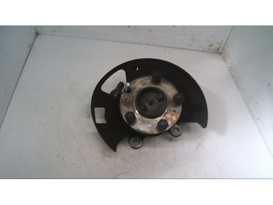 Fusee avg occasion NISSAN VANETTE II Phase 1 - 2.3 D