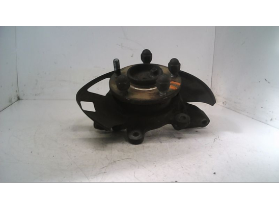 Fusee avg occasion NISSAN VANETTE II Phase 1 - 2.3 D