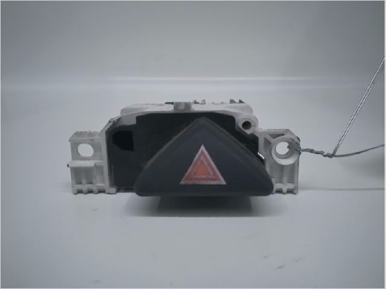 Bouton de warning occasion FORD FOCUS I Phase 1 - 1.8 TDDI 90ch