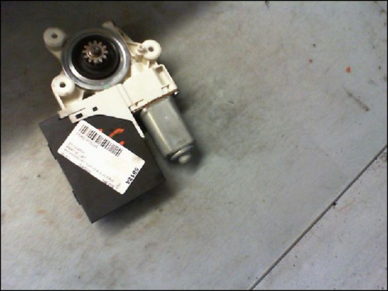 Moteur lève-glace avant gauche occasion FORD FOCUS CMAX I Phase 1 - 1.6i 16v TDCi 110ch