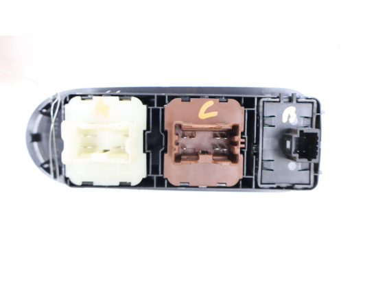 Commande lève-glace porte avant gauche occasion DACIA DUSTER Phase 2 - 1.5 DCI 110ch