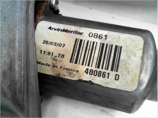 Mecanisme + moteur lève-glace avant droit occasion RENAULT CLIO III Phase 1 - 1.5 DCI 85ch