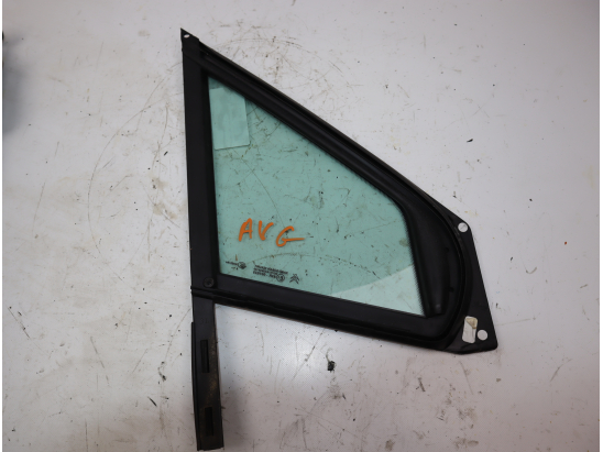 Vitre fixe porte avant gauche occasion CITROEN C4 I Phase 2 - 1.6 HDI 110ch