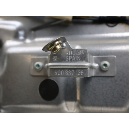 Mecanisme + moteur lève-glace avant droit occasion VOLKSWAGEN POLO IV Phase 1 - 1.9 SDI