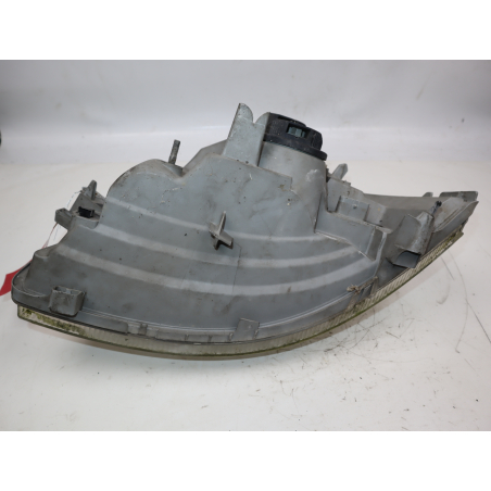 Phare droit occasion RENAULT MASTER II Phase 3 - 2.5 DCI  120ch