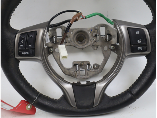 Volant de direction occasion TOYOTA YARIS III Phase 2 - 1.3 VVT-I 100ch