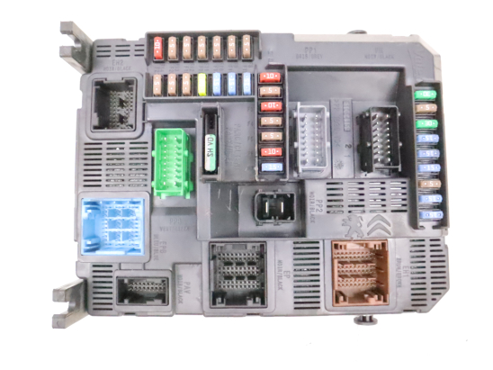 Platine fusible habitacle (BSI) occasion PEUGEOT 308 II Phase 1 SW - 1.6 e-HDI 115ch