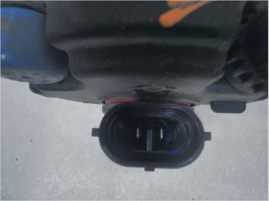 Phare antibrouillard avant gauche occasion FORD FIESTA V Phase 2 - 1.25i