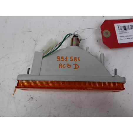 Clignotant droit occasion NISSAN TERRANO II Phase 1 - 2.7 TD 100ch