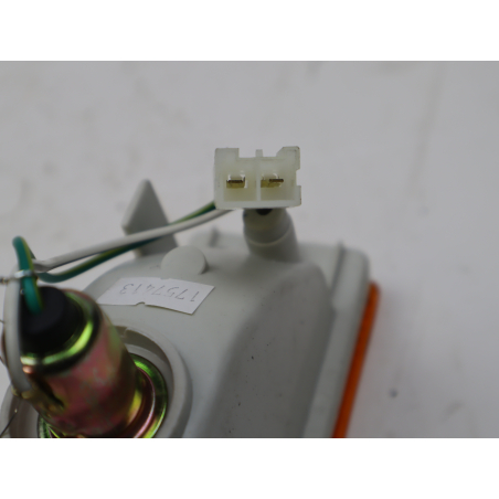 Clignotant droit occasion NISSAN TERRANO II Phase 1 - 2.7 TD 100ch