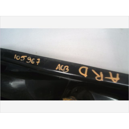 Feu arrière droit occasion FORD FIESTA V Phase 2 - 1.4 TDCI