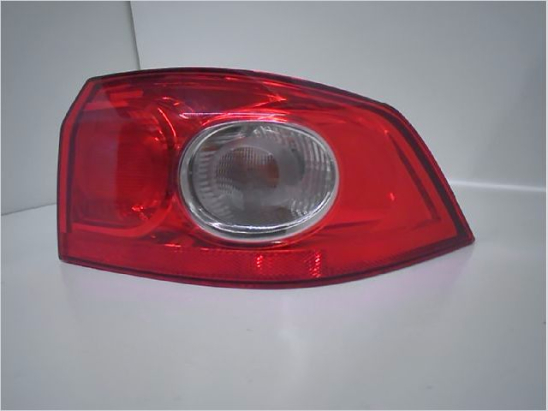 Feu arrière droit occasion RENAULT LAGUNA II Phase 2 - 1.9 DCI 120ch