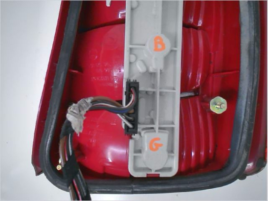 Feu arrière gauche occasion SKODA FABIA I Phase 1 - 1.2 12v 65ch