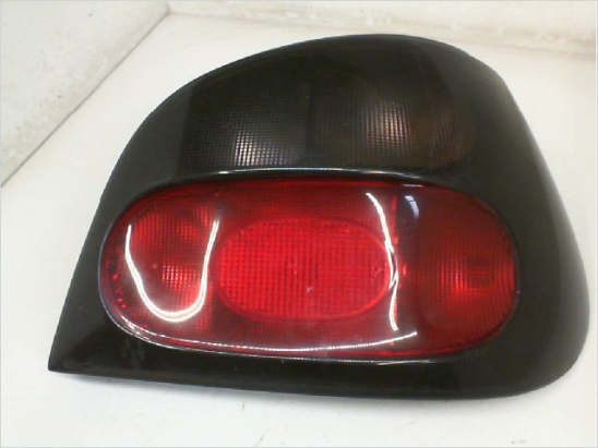 Feu arrière droit occasion RENAULT MEGANE I Phase 1 - 1.9 DTI