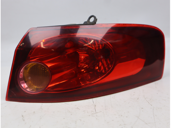 Feu arrière droit occasion FIAT CROMA II Phase 1 - 1.9 DT 8v MULTIJET 120ch