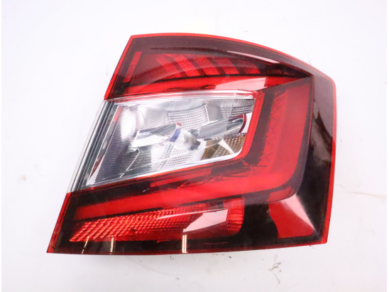 Feu arrière droit occasion SKODA FABIA III Phase 2 - 1.0 TSI 95ch