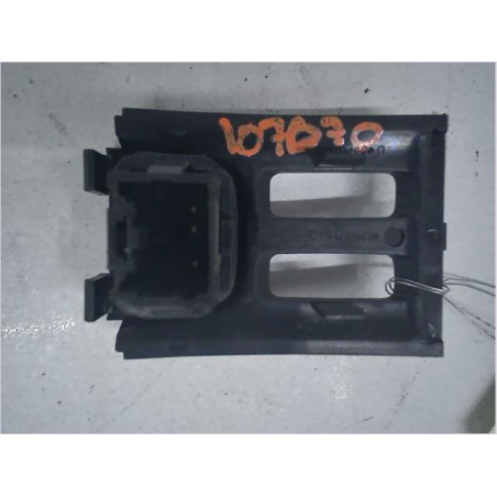 Bouton de warning occasion FORD FIESTA VII Phase 1 - 1.1i 85ch