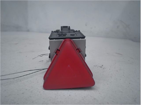 Bouton de warning occasion VOLKSWAGEN GOLF V Phase 1 - 1.9 TDI 105ch