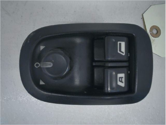 Commande lève-glace porte avant gauche occasion FIAT SCUDO I Phase 1 - 2.0 JTD 94ch
