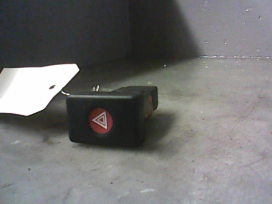 Bouton de warning occasion DACIA LOGAN I Phase 2 - 1.5 DCI 85ch