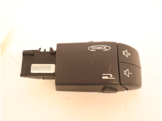 Commande autoradio occasion RENAULT CLIO II Phase 2 - 1.2 16v