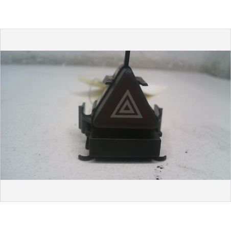 Bouton de warning occasion MERCEDES CLASSE B I Phase 1 - B 180 CDI
