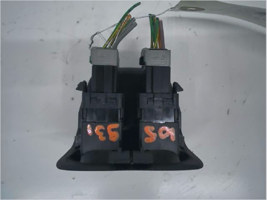 Commande lève-glace porte avant gauche occasion PEUGEOT 206 Phase 1 - 1.6i 16v