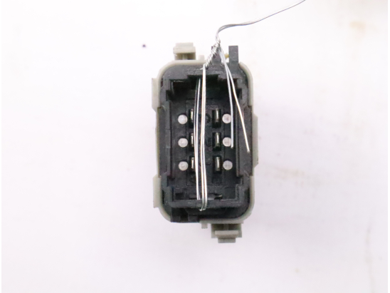 Commande leve-glace porte arrière gauche occasion RENAULT CLIO III Phase 1 - 1.5 DCI 85ch