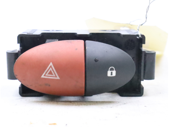Bouton de warning occasion RENAULT TWINGO II Phase 2 - 1.2i 16v 75ch