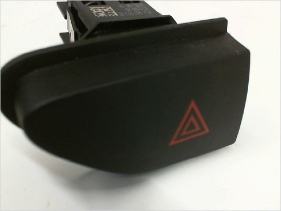 Bouton de warning occasion RENAULT CAPTUR Phase 1 - 1.5 DCI 90ch