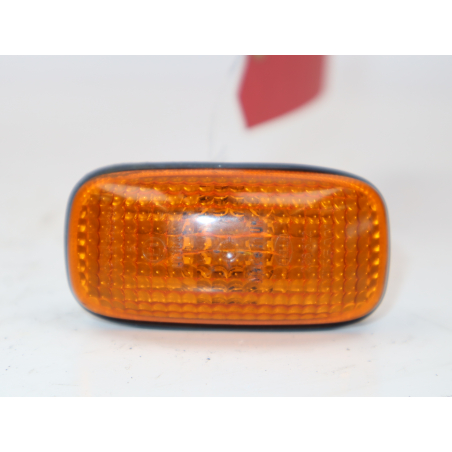 Répétiteur aile droite occasion NISSAN PRIMERA III Phase 1 - 2.0 TD 90ch