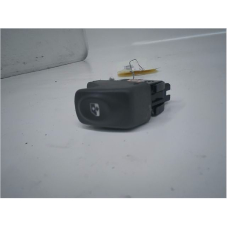 Commande lève-glace porte avant droite occasion RENAULT MEGANE SCENIC I Phase 2 - 1.4 16v