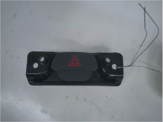 Bouton de warning occasion FORD FIESTA V Phase 2 - 1.6 TDCI