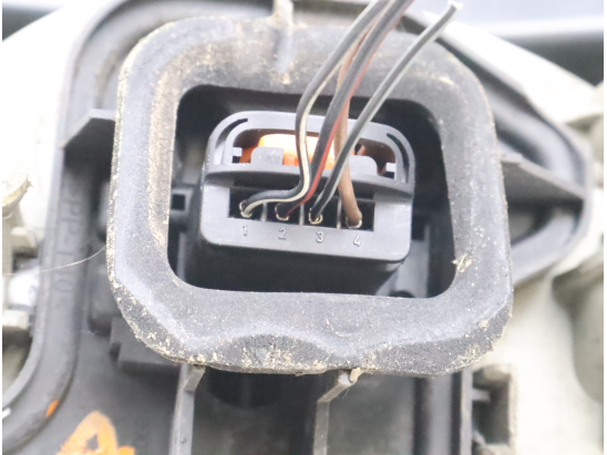 Feu arrière gauche occasion VOLKSWAGEN GOLF V Phase 1 - 1.9 TDI 105ch