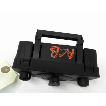 Interrupteur commande de phares occasion FORD FIESTA VI Phase 1 - 1.2i 60ch Ambiente