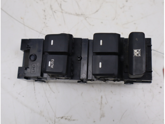 Commande lève-glace porte avant gauche occasion HYUNDAI I 20 II Phase 1 - 1.0 GDI 100ch