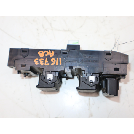 Commande lève-glace porte avant gauche occasion HYUNDAI I 20 II Phase 1 - 1.0 GDI 100ch