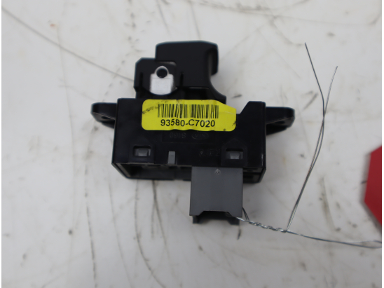 Commande leve-glace porte arrière droite occasion HYUNDAI I 20 II Phase 1 - 1.0 GDI 100ch